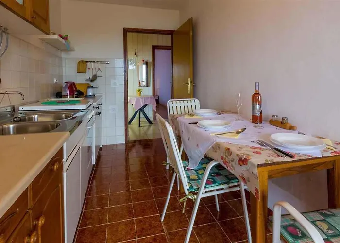 In 39281 Apartment *